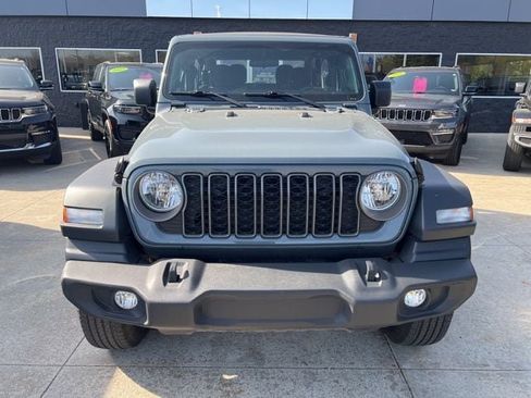 Certified 2025 Jeep Wrangler Sport AWD/4WD image 2