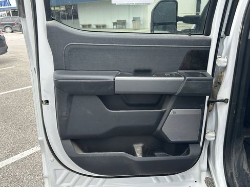 Certified 2024 Ford F250 Lariat w/ Lariat Ultimate Package image 15