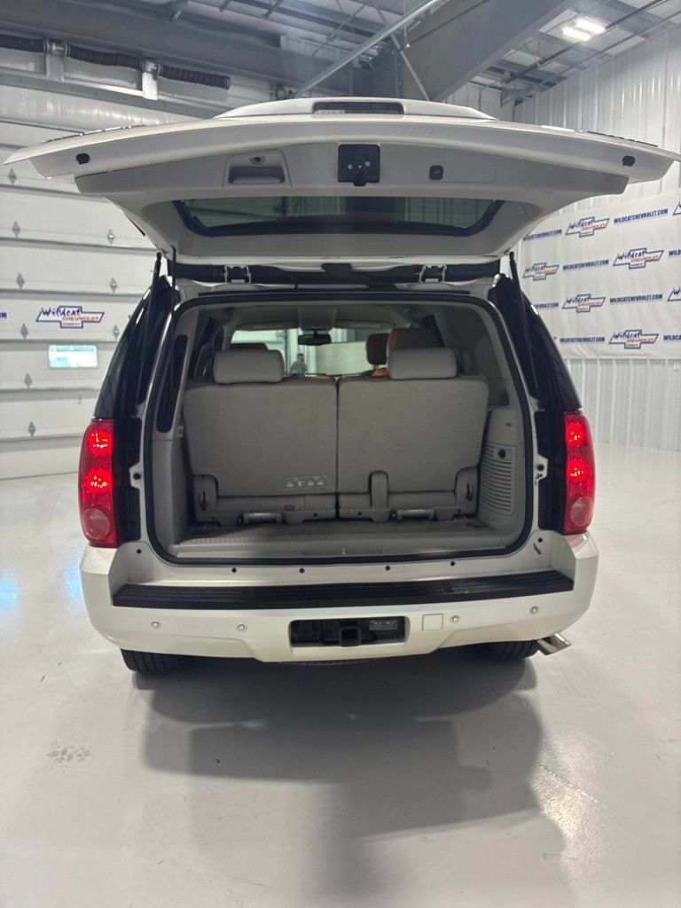 Used 2014 GMC Yukon SLT w/ SLT Chrome Package AWD/4WD image 27