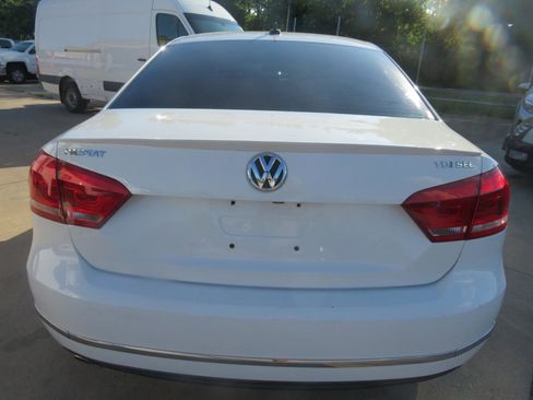 Used 2013 Volkswagen Passat TDI SEL Premium FWD image 5