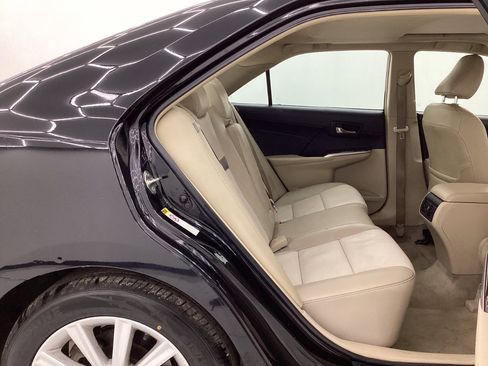 Used 2014 Toyota Camry XLE image 23
