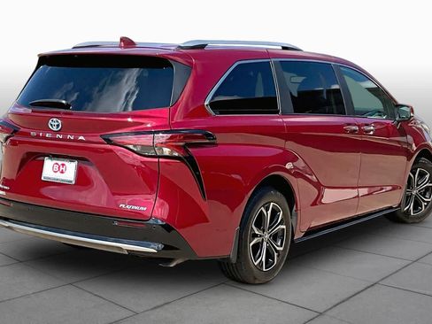 Used 2025 Toyota Sienna Platinum AWD/4WD image 13