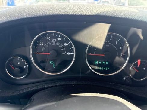 Used 2014 Jeep Wrangler Unlimited Rubicon w/ Connectivity Group AWD/4WD image 2