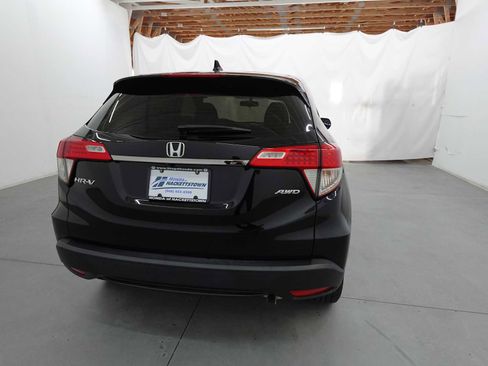 Certified 2020 Honda HR-V LX image 5