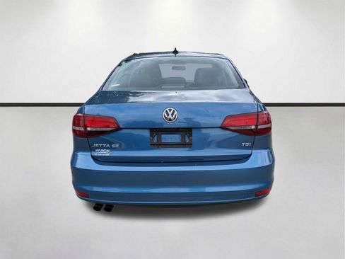 Used 2017 Volkswagen Jetta SE FWD image 5