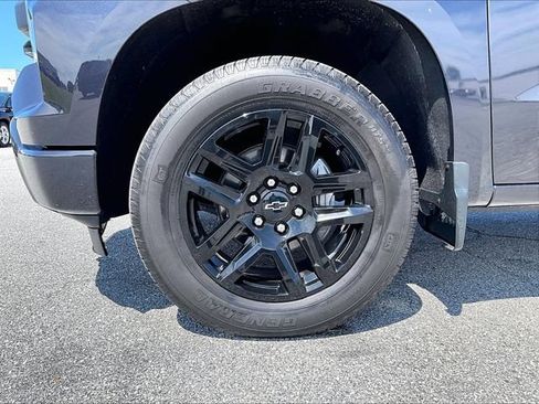 Used 2023 Chevrolet Silverado 1500 Custom AWD/4WD image 7