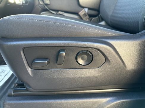 Used 2022 Chevrolet Silverado 1500 Custom image 11