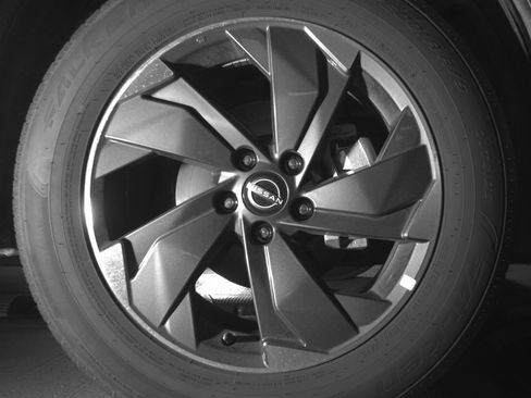 Used 2025 Nissan Rogue SV image 13