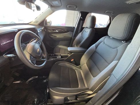 Used 2025 Chevrolet TrailBlazer LT image 30