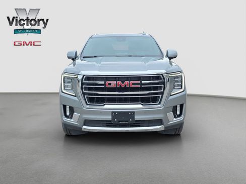 Used 2023 GMC Yukon XL SLT AWD/4WD image 2