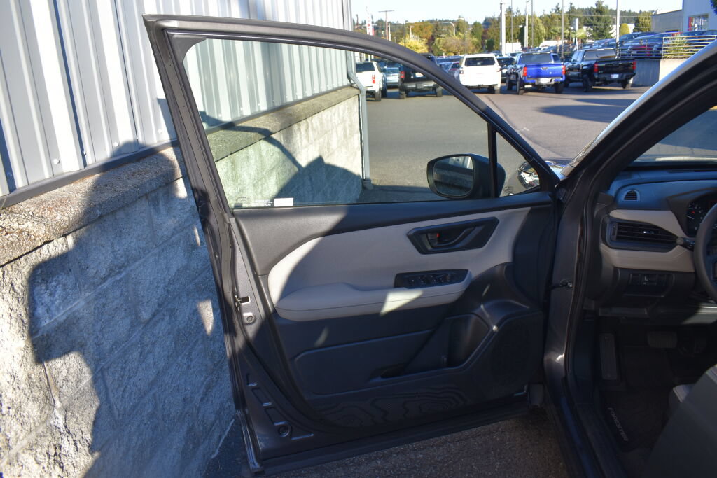 Used 2025 Subaru Forester AWD/4WD image 17