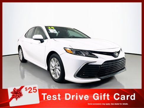 Used 2024 Toyota Camry LE image 1