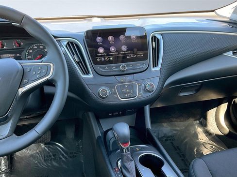 Used 2025 Chevrolet Malibu RS image 6
