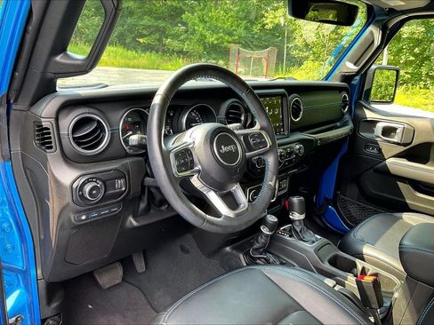 Used 2023 Jeep Wrangler Unlimited Rubicon 4xe w/ Steel Bumper Group AWD/4WD image 8