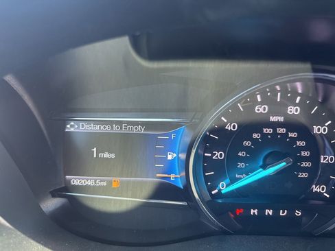 Used 2019 Ford Explorer Limited w/ Ford Safe & Smart Package AWD/4WD image 11