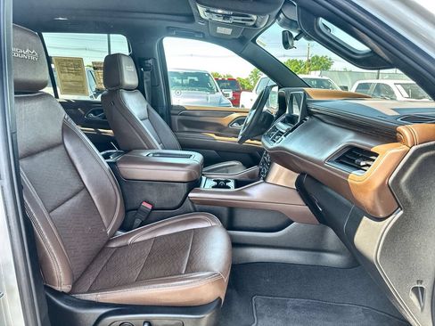 Used 2024 Chevrolet Tahoe High Country AWD/4WD image 26