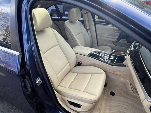 Used 2011 BMW 528i Sedan image 28