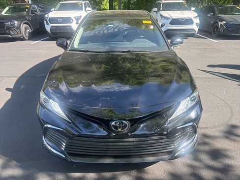 Used 2024 Toyota Camry XLE image 11