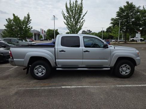 Used 2013 Toyota Tacoma PreRunner w/ SR5 Pkg RWD image 2