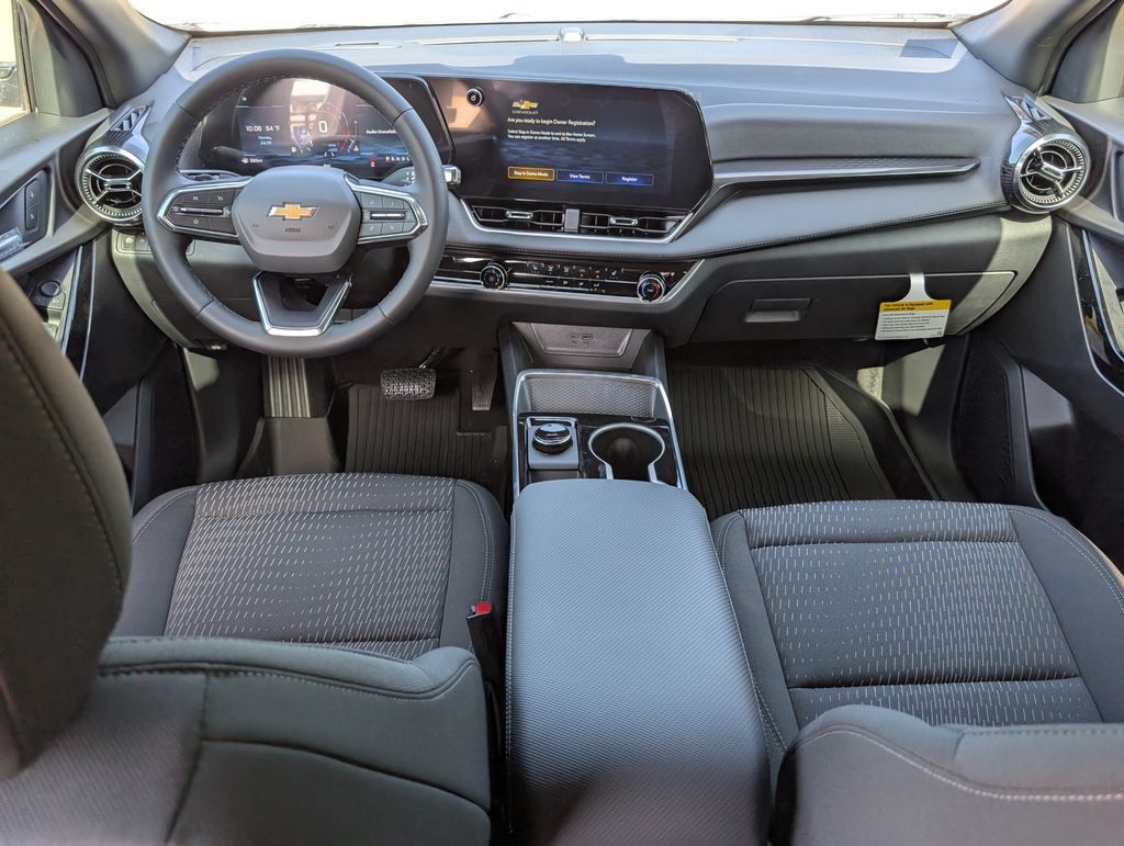 New 2027 Chevrolet Equinox LT w/ Safety and Technology Package FWD image 5