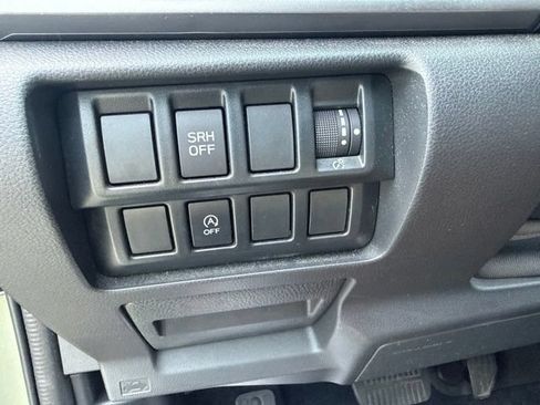Used 2021 Subaru Forester Premium AWD/4WD image 16