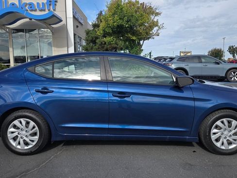 Used 2020 Hyundai Elantra SE FWD image 2