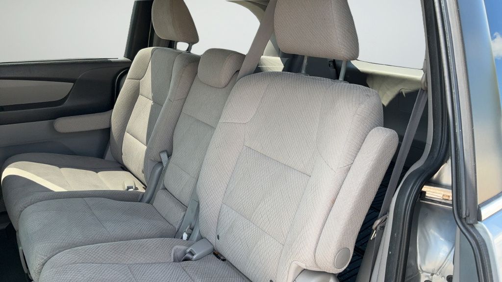 Used 2017 Honda Odyssey EX image 19