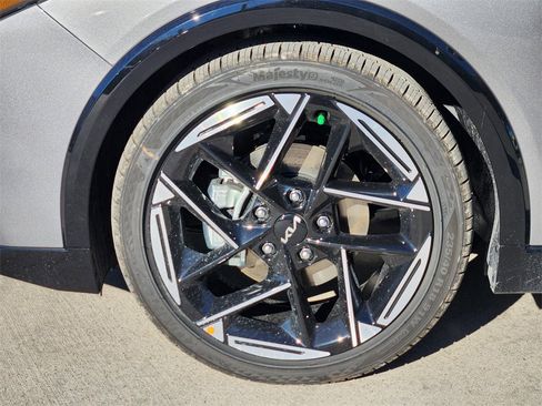New 2025 Kia K4 GT-Line image 7