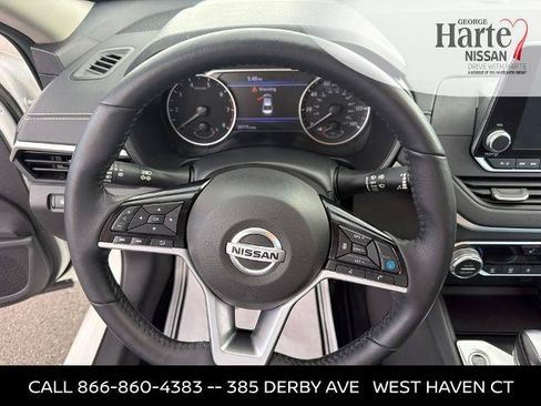 Certified 2019 Nissan Altima 2.5 SV AWD/4WD image 12