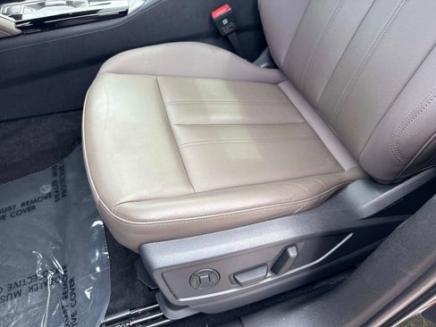 Certified 2025 Audi Q5 Premium w/ Convenience Package AWD/4WD image 19