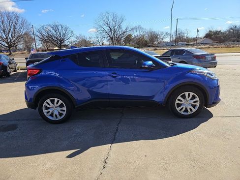 Used 2020 Toyota C-HR LE image 3