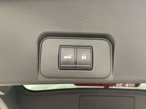 Used 2023 Nissan Rogue SV w/ SV Premium B Package image 16