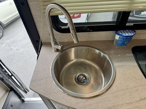 Used 2022 Mercedes-Benz Sprinter 3500 image 26