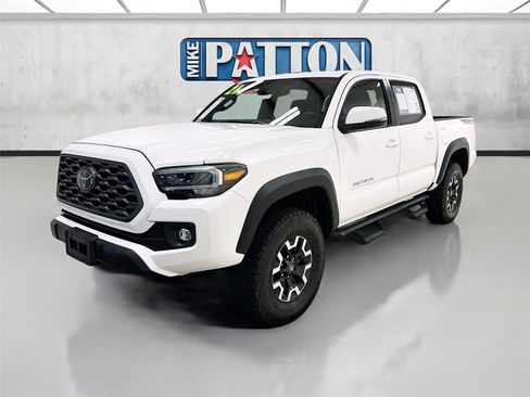 Used 2021 Toyota Tacoma TRD Off-Road w/ TRD Premium Off Road Package AWD/4WD image 3