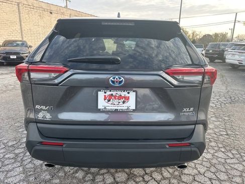 Used 2022 Toyota RAV4 XLE Premium image 13