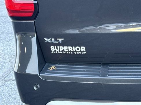 Used 2022 Ford Expedition XLT image 11