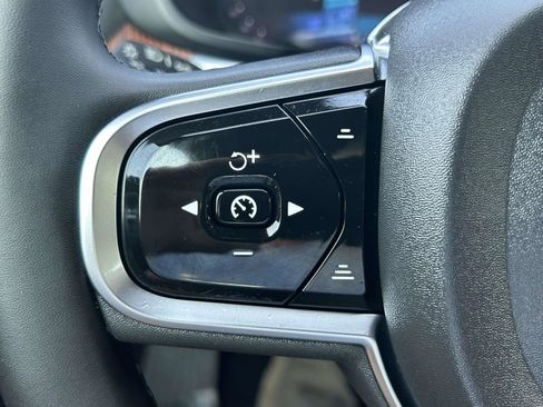 Certified 2024 Volvo XC60 B5 Plus w/ Protection Package Premier AWD/4WD image 28