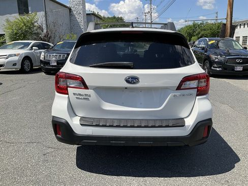 Used 2018 Subaru Outback 2.5i Premium AWD/4WD image 6