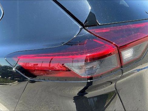 Used 2024 Nissan Rogue SL w/ SL Premium Package image 23