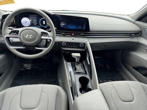Used 2024 Hyundai Elantra SEL image 10