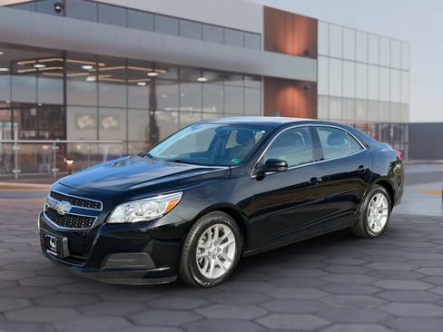 Used 2013 Chevrolet Malibu LT w/ Power Convenience Package image 3