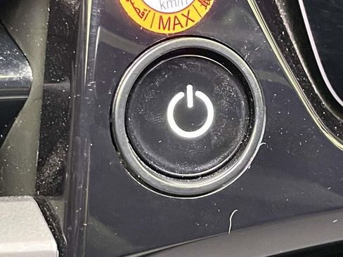 Used 2025 Porsche Macan 4 Electric image 43