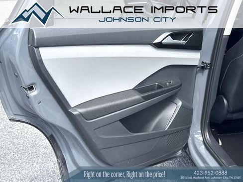 Used 2023 Volkswagen Taos SE FWD image 32