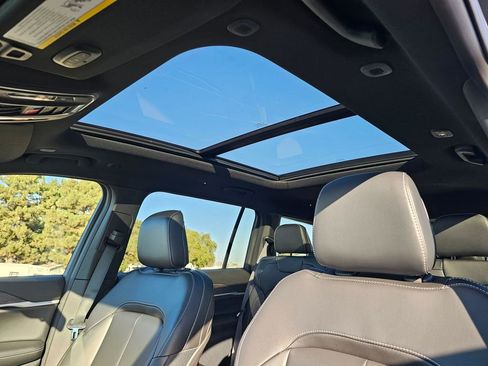 New 2025 Jeep Grand Cherokee L Limited w/ Black Appearance Package image 26