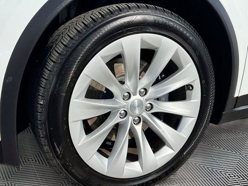 Used 2019 Tesla Model X Long Range image 28