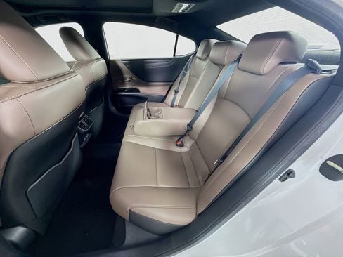 Certified 2025 Lexus ES 350 w/ Premium Package FWD image 26