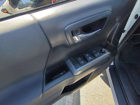 Used 2023 Toyota Tacoma TRD Off-Road w/ Black Out Package (TMS) AWD/4WD image 21