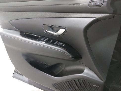 Certified 2025 Hyundai Santa Cruz Limited image 25