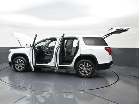 Used 2023 GMC Acadia SLE FWD image 30