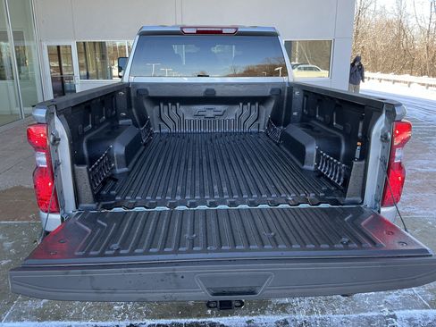 Used 2025 Chevrolet Silverado 3500 LT w/ Convenience Package image 24